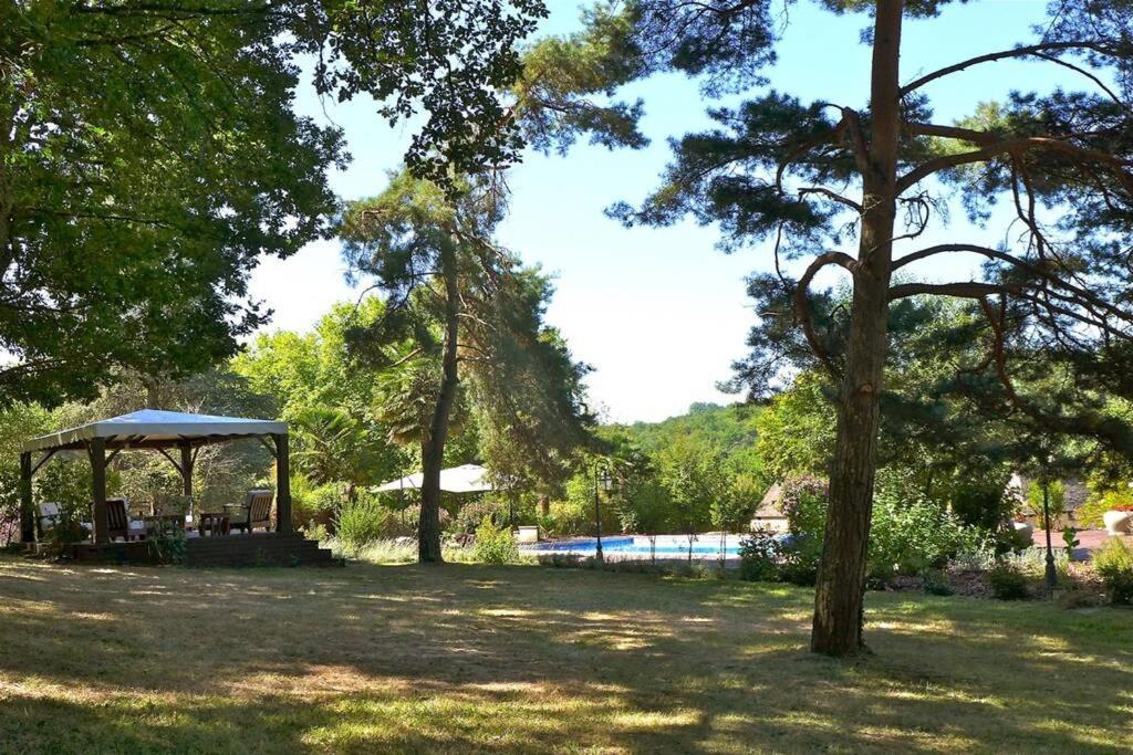 Château La Carrière Saint-Cyprien  Exterior foto