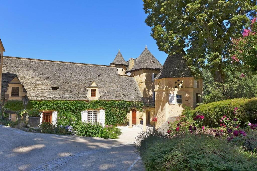 Château La Carrière Saint-Cyprien  Exterior foto