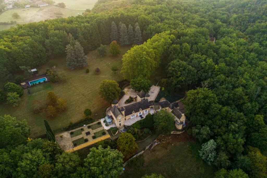Château La Carrière Saint-Cyprien  Exterior foto